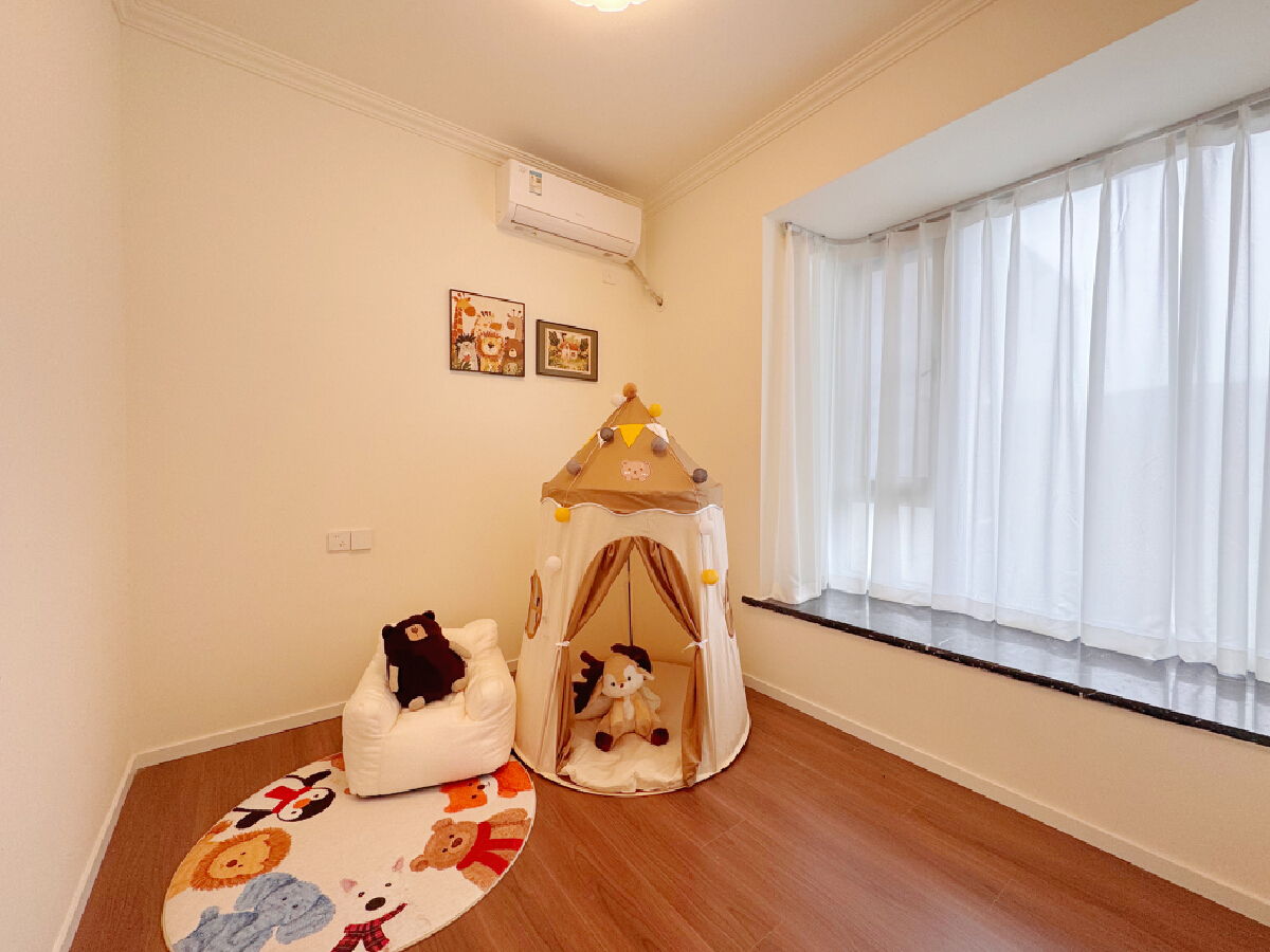 时代丽都美语，3室2厅2卫，131.00㎡，精装，售价213.00万 二手房