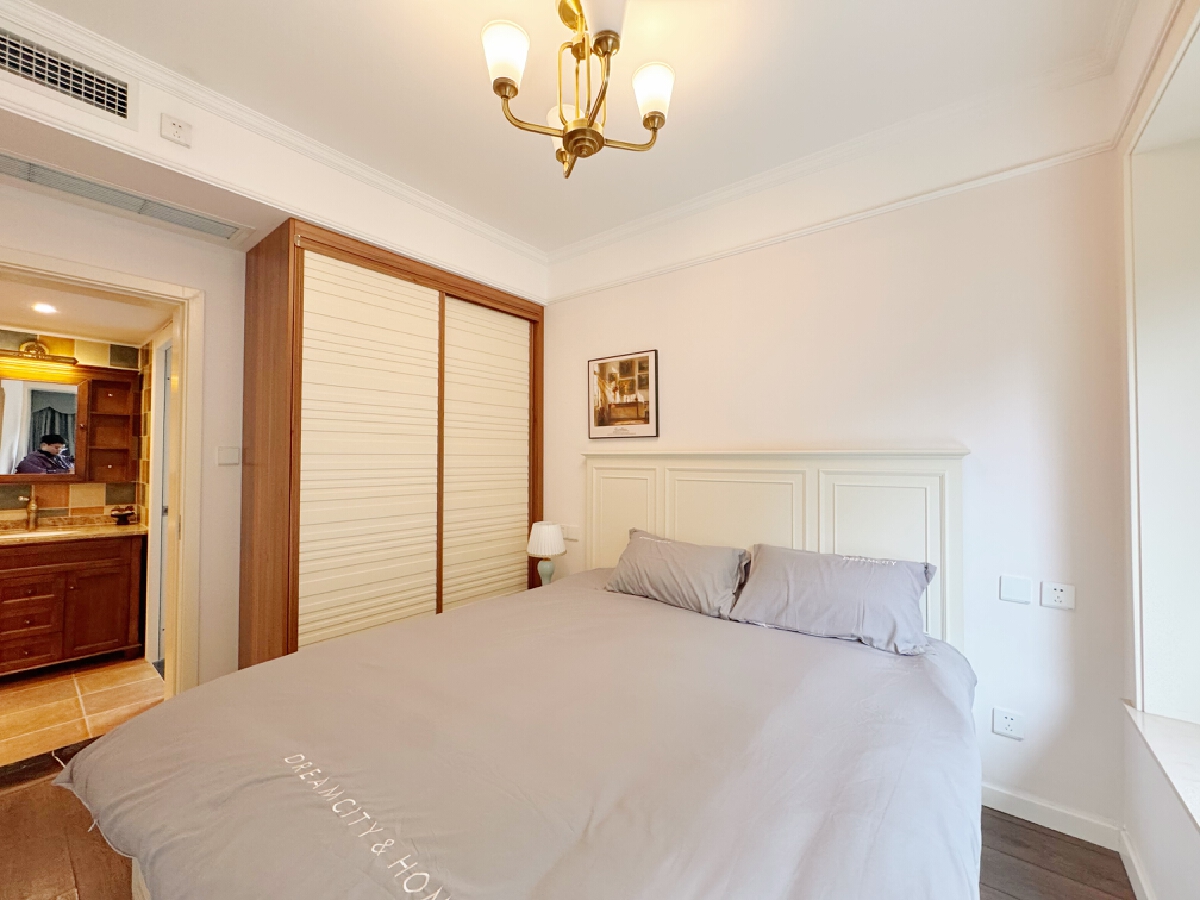 飞大壹号广场，3室2厅1卫，95.51㎡，精装，售价198.00万 二手房