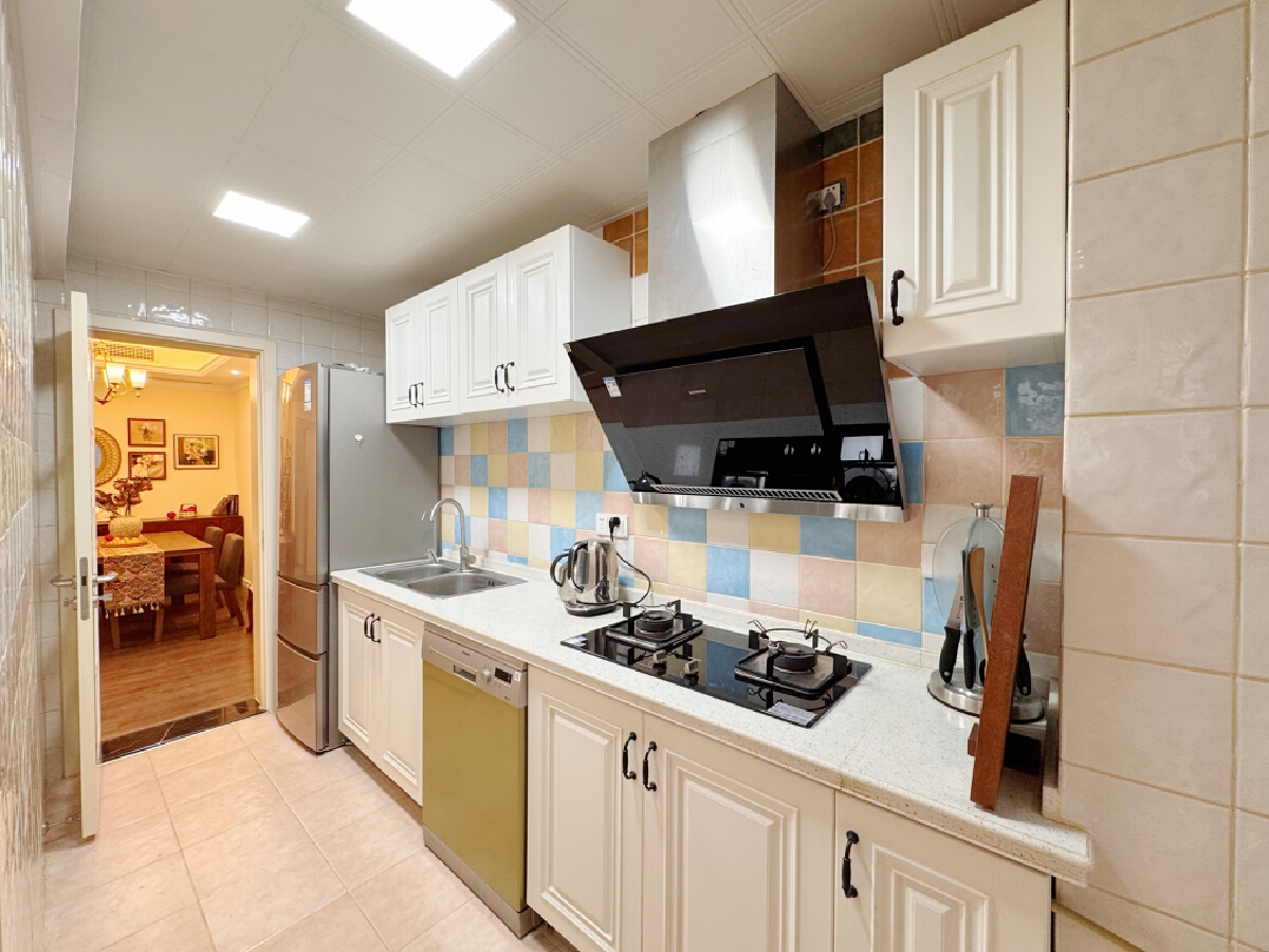 飞大壹号广场，3室2厅1卫，95.51㎡，精装，售价198.00万 二手房