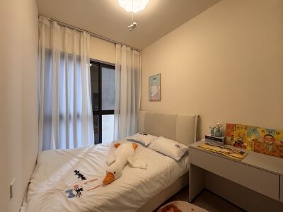 佳乐国际城二期，4室2厅2卫，99.53㎡，精装，售价125.00万